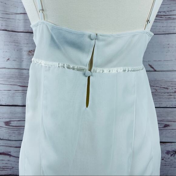 Madison Intimates off white negligee lace petals - Picture 12 of 13